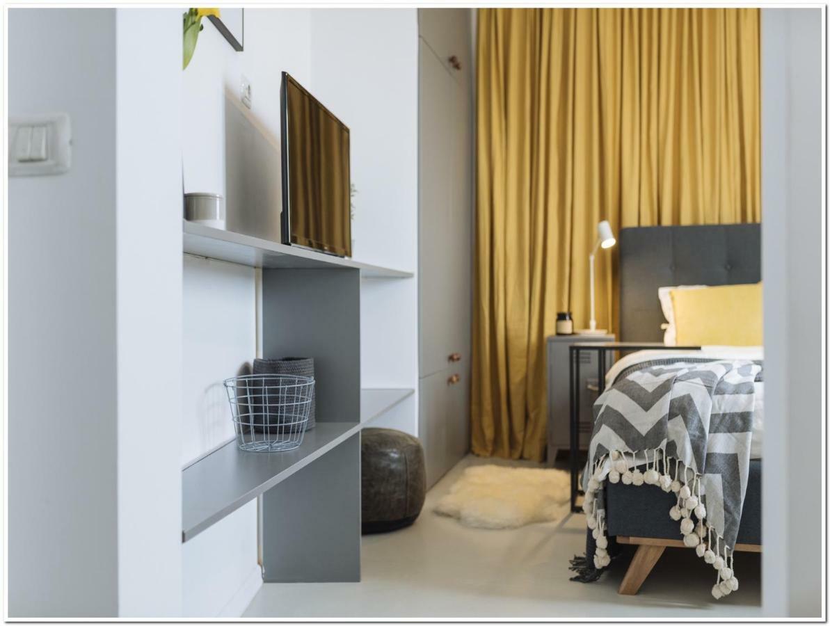 Old Town Cosy Studio Bukarest Exteriör bild